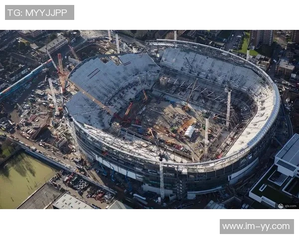 建议下载直播吧！韦尔斯对比赛延误一头雾水球迷们都去哪儿了